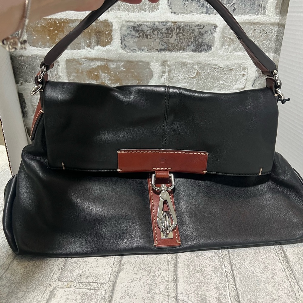 Tumi hobo bag / crossbody purse bag / travel bag black/brown leather New